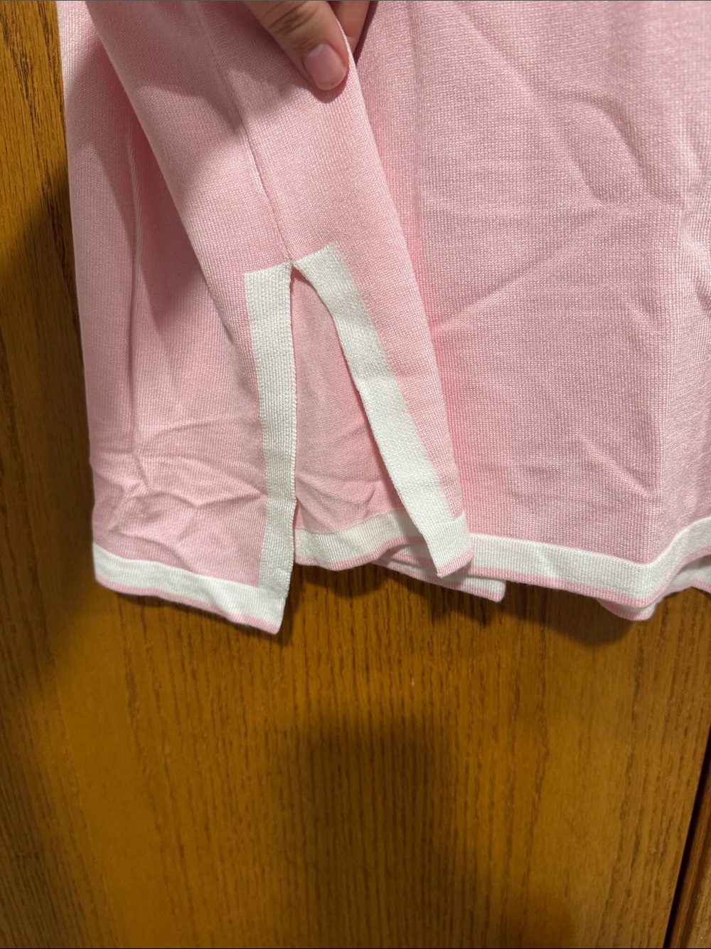 Soft Pink Two-Piece Lounge Set with White Trim - Picture 5 of 6